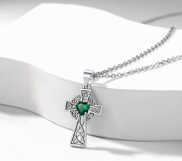 Sterling Silver Vintage Ceiltic Cross Pendant Necklce