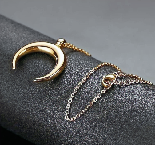 Cresent Moon Pendant Necklace